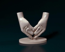 babys piernas in padres manos 3d impresión modelo figuritas 3dexport bebé listo imprimir imprimible stl obj niño niños mano cuidado estatua 3d print model - Mito3D
