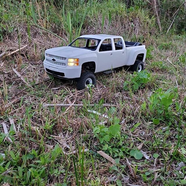 chevrolet silverado 2500 rc corpo 3d impressão modelo in automotivo 3dexport rcbody traxxat axial rc4wd rccar personalizadas 3D print model - Mito3D