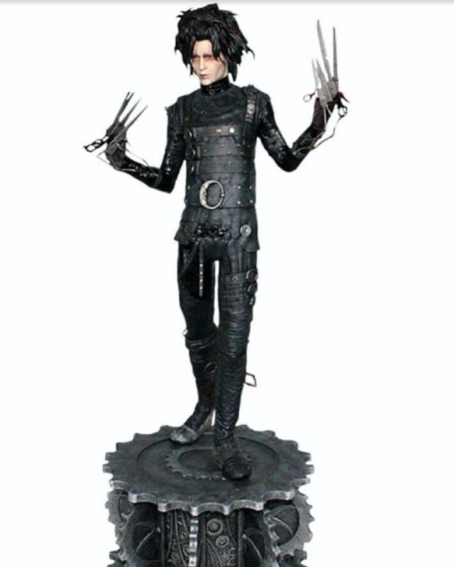 eduardo manos tijera figura imprimible 3d impresión modelo in hombre 3dexport johnny depp películas diorama acción action figure estatua escultura clásico edward scissorhands 3D print model - Mito3D