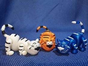 flexi tigre 3d impresión modelo in juguetes 3dexport juguete contento año navidad animal gato flexible articulado agitarse símbolo árbol fiesta 2022 papa noel sombrero 3d print model - Mito3D