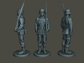 tedesco soldato ww2 attenzione g1 3d stampa modello in figurine 3dexport guerra azione miniatura figura scultura uomo militare esercito 98k kar camminare asse mauser fuciliere 3d print model - Mito3D