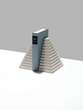 piramit kitap ayakta durmak 3d yazdır model in dekor 3dexport 3d print model - Mito3D