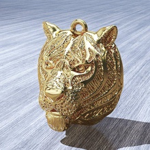 tigre cabeza 3d impresión modelo in colgantes 3dexport colgante pendiente oro joyería joya 3d print model - Mito3D