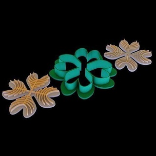 4-leaf clovers cookie cutter 2 stamp set cake bakery baking food kitchen dining cookies luck lucky clover leaf house pastry dessert sweet bake household 3d print model - Mito3D