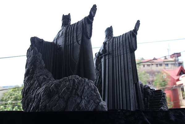 argonath pilastro of re compagnia lotr statua fermalibri gondor isildur elendil arte sculture 3d print model - Mito3D