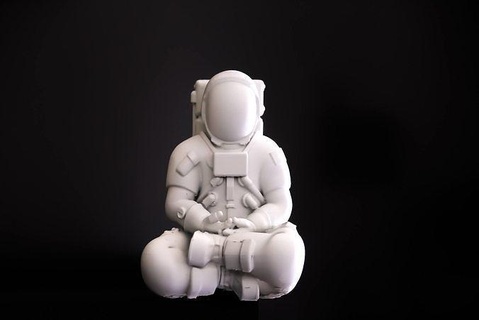 astronauta meditando Buda buda cosmonauta meditação isolado arte esculturas budismo taoísmo hinduísmo relaxar lua nave espacial espaço 3d print model - Mito3D