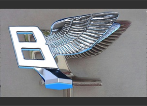 bentley capucha ornamento mascota volador alas coche vehiculo rollos royce clásico automóvil lujo miniaturas vehículo joyería joya arte escaneos réplicas logo 3d print model - Mito3D