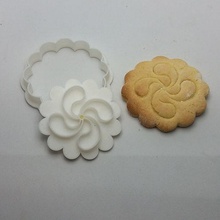 cookie cutter marker profiled lauburu cookies marcador cortador galletas house kitchen dining 3d print model - Mito3D