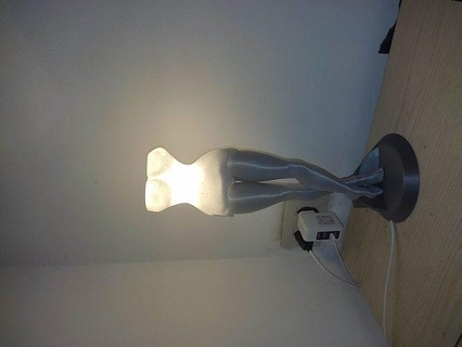 sarta comodino lampada luce moderno arte modello gambe donna Casa illuminazione 3d print model - Mito3D