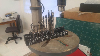 perforar organizador broca perforación carpintería bricolaje diy herramienta soporte pasatiempo mano herramientas 3d print model - Mito3D