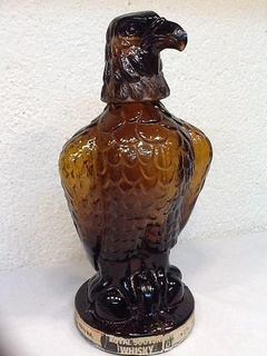Aigle crosse sculpter sculpture 39 aigle bouteille whisky oiseau art antique intérieur cuisine 3d print model - Mito3D