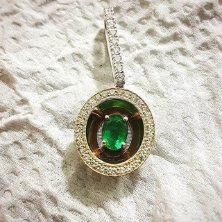 Ohrring pendant fashion emerald Rubin ohren Gold Smaragd Oval Mode Schmuck Schönheit Juwel Anhänger Weißes gelbes Ohrringe 3d print model - Mito3D