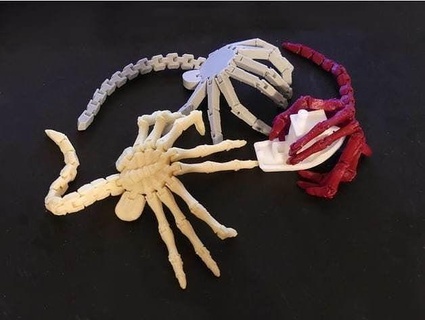 flessibile alieni facce delle mani piattino spazio combattente arte sculture 3d print model - Mito3D