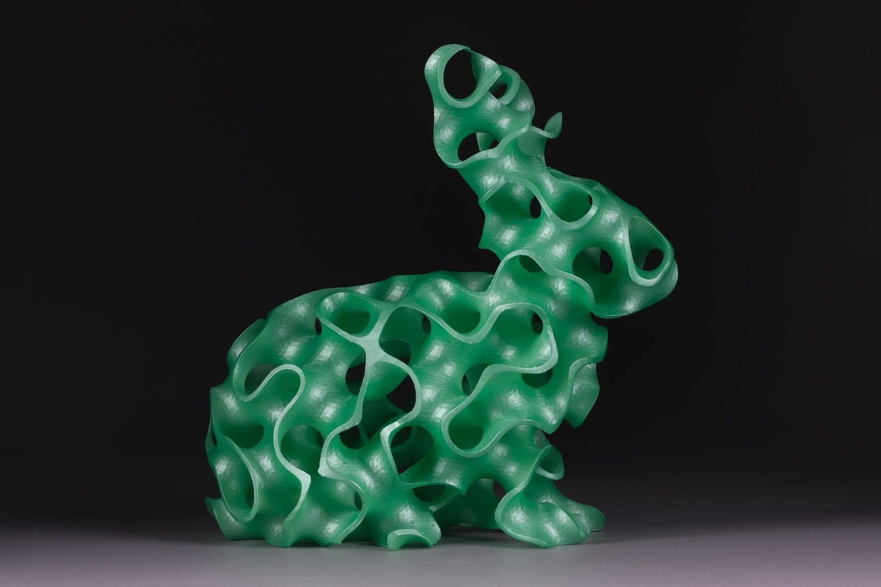 gyroïde lapin modèle minimal surface pion jouet art figure statue sculpture créativité installation animal mignonne lièvre vert plante jardin abstrait déco sculptures 3D print model - Mito3D