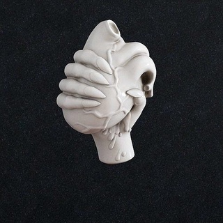cuore mano pendente diamante gioielleria strega arte sculture 3d print model - Mito3D