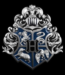 hogwarts crest pendant harry potter magic fantasy gold silver jewelry movie castle lion logo printable wand pendants relief sculpture art 3d print model - Mito3D