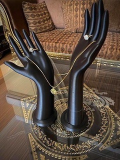 joalheria exibição mão carrinhos par mãos ficar pé anel colar senhora diamante ouro prata imprimível dedo humano moda 3d print model - Mito3D