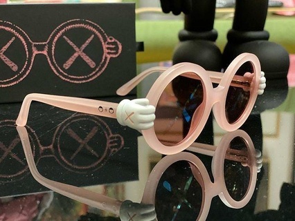 kaws Gözlük Yazdır Arkadaş Sanat medicom oyuncak hipebeast eskültür çerçeveler optik Toplamak sokak moda gözlükçü çağdaş ayı tuğlası Spor ayakkabı Güneş gözlüğü gözlük stil oyunlar oyuncaklar 3d print model - Mito3D