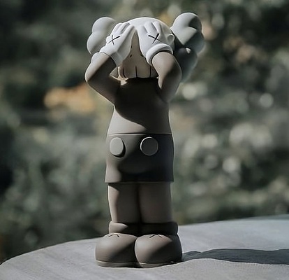 kaws fiesta uk impresión compañero arte bape medicom juguete hypebeast escultura personaje sésamo calle blanco zapatillas supremo reino unido juegos juguetes 3d print model - Mito3D