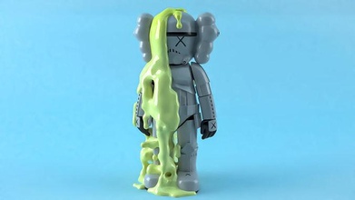 kaws estrella guerras blanco stormtrooper líquido escultura arte supremo yeezy nike juguete juguetes diseño kawsart juegos esculturas soldado astronave tormenta soldados resinprint pistola 3d print model - Mito3D