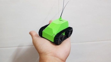 Mini Panzer Roboter v1 Robotik rc Servo Arduino Hobby DIY Boot Modell 3d gedruckt druckbar 3d print model - Mito3D