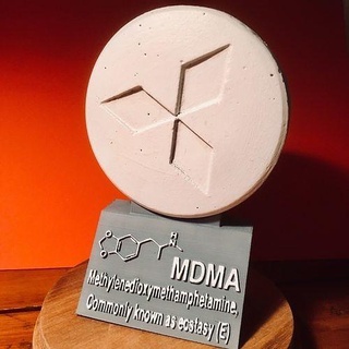 mitsubishi pill art pop tablet mdma ecstasy drug clubbing sculptures 3d print model - Mito3D