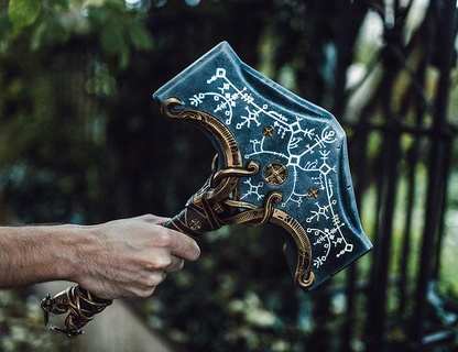 mjolnir martello dio of guerra ragnarok thor asgard vichingo kratos loki odino nordico rune puntello video gioco cosplay collettore passatempo fai 3d print model - Mito3D