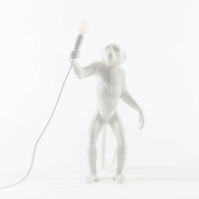 macaco luminária projeto segurando lâmpada caminhando arte esculturas 3d print model - Mito3D