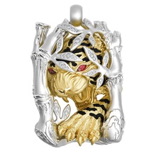 halskette stalking tiger magerit anhänger druckbar gold halsketten schmuck jewelley joyas 3dprint juwel cad diamant 3dprinted zbrush 3d print model - Mito3D