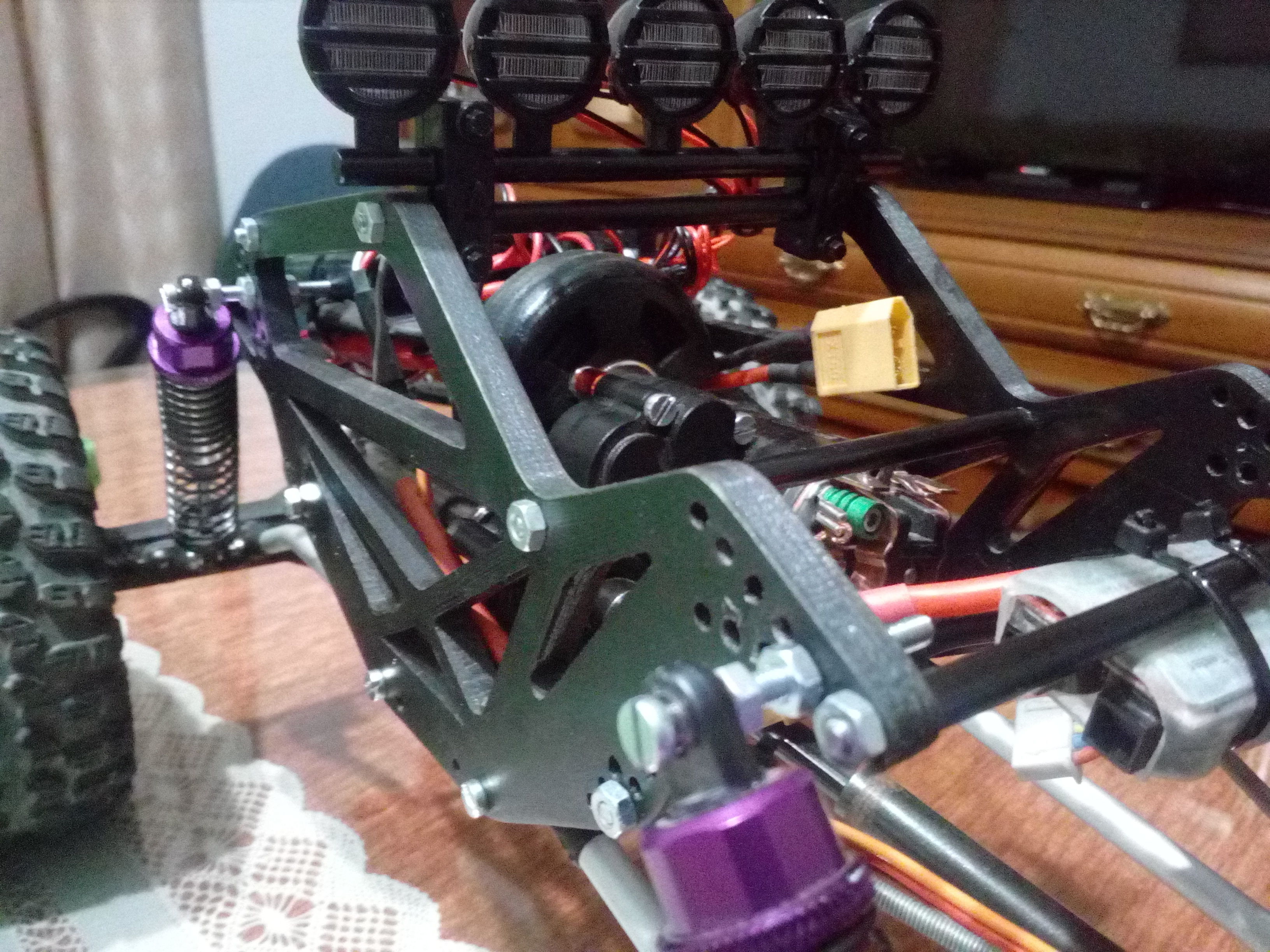 rc rastejante chassis radiocontrolador carro escala 3d impresso passatempo faça mecânico partes 3D print model - Mito3D