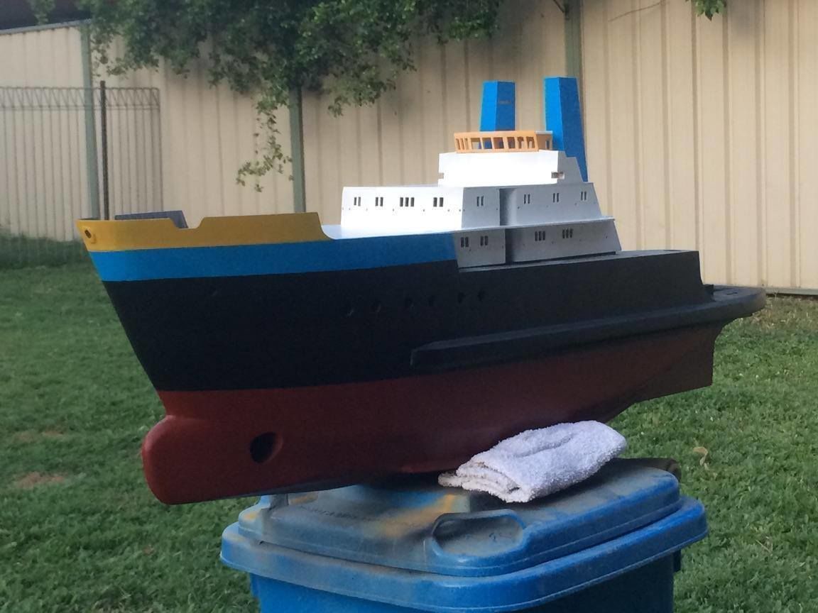 remoto revisado golpear londres oceano tirón 3d impresión modelo barco embarcacion controlar rc embarcación pasatiempo bricolaje diy 3D print model - Mito3D