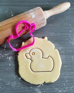 rubber duck cookie cutter food dough shape kitchen bake cookies speculoos baby announcement bakery baked biscuit ginger good house dining kids 3d print model - Mito3D