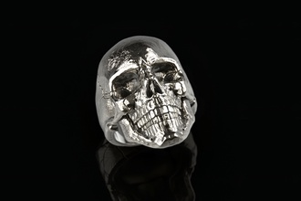 anillo del cráneo 02 la joyería el skullring anatomía cabeza esqueleto plata hueso imprimible sterling joya motorista rin masiva pesado oscuro goth los anillos 3d print model - Mito3D