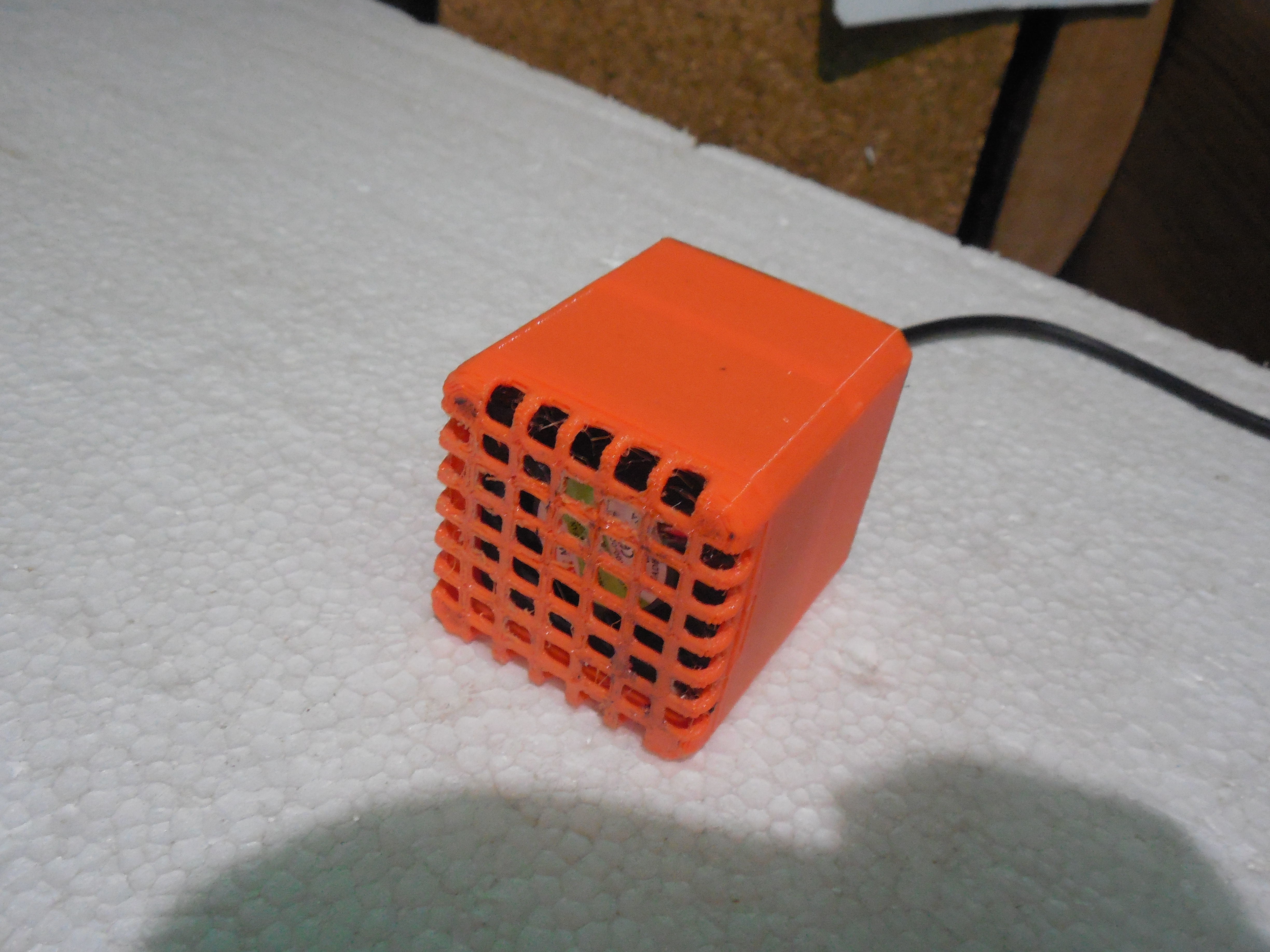 smallest incubator heater heating up heat radiator egg chicks quail 3d printing diy tiny warm warmer hobby electronics 3D print model - Mito3D