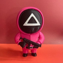calamar jeu rose soldat portant pistolet 3d impression ventilateur art jouet accessoires modèle studio collection jeux jouets kdrama 3d print model - Mito3D