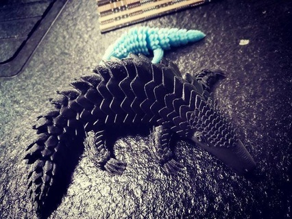 ssd-print-in-place-pangolin flexi flexy posable toy articulated print place art mathematical 3d print model - Mito3D