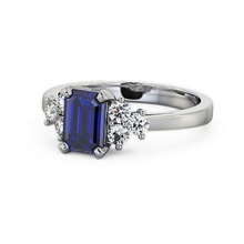 stl arquivo esmeralda cortar safira diamante noivado anel in platina brilhando casamento precioso gema luxo cromada prata brilhante imprimível jóia acessório joalheria argolas aço safira azul 3d print model - Mito3D