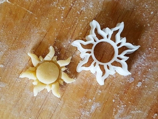 sun cookie cutter star cookies protonik baking kitchen dining bakery gingerbread biscuit ginger bread baked sweet house 3d print model - Mito3D