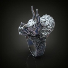 triceratops dinosaur head ring men silver 925 printable sterling jewel jewellery jewelry rings 3d print model - Mito3D