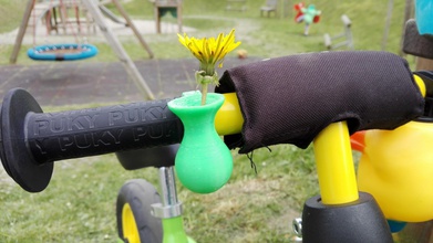 vazo puky oyun-oyuncak bisiklet çocuklar oyuncak vazolar dekorlar şeyler çiçek dekorasyon dekor oyunlar oyuncaklar diğer oyunları 3d print model - Mito3D