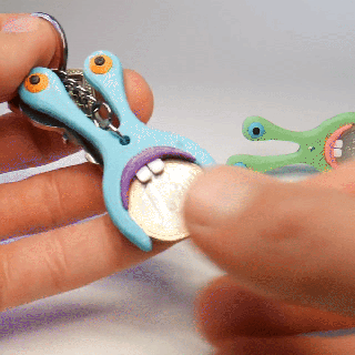 amoeba shaped porte clés adapté 1 2 euro pièces monnaie 3d print model - Mito3D