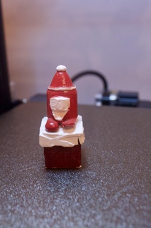us Père Noël cheminée personnages 3d print model - Mito3D