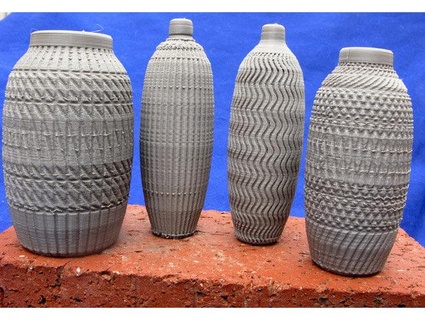 decorated vases Sculptures & Cultural Relics 3d print model - Mito3D
