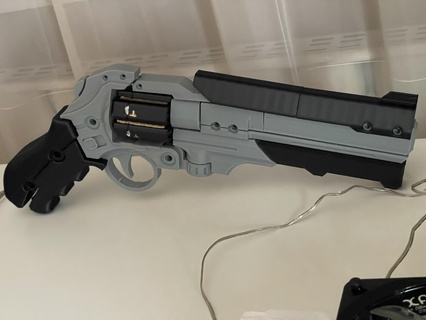deus pistola revólver 3d print model - Mito3D