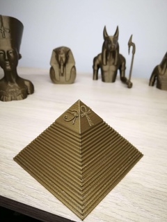 dorado pirámide egipt 3d modelos descargar crealidad nube arquitectura paisaje 3d print model - Mito3D