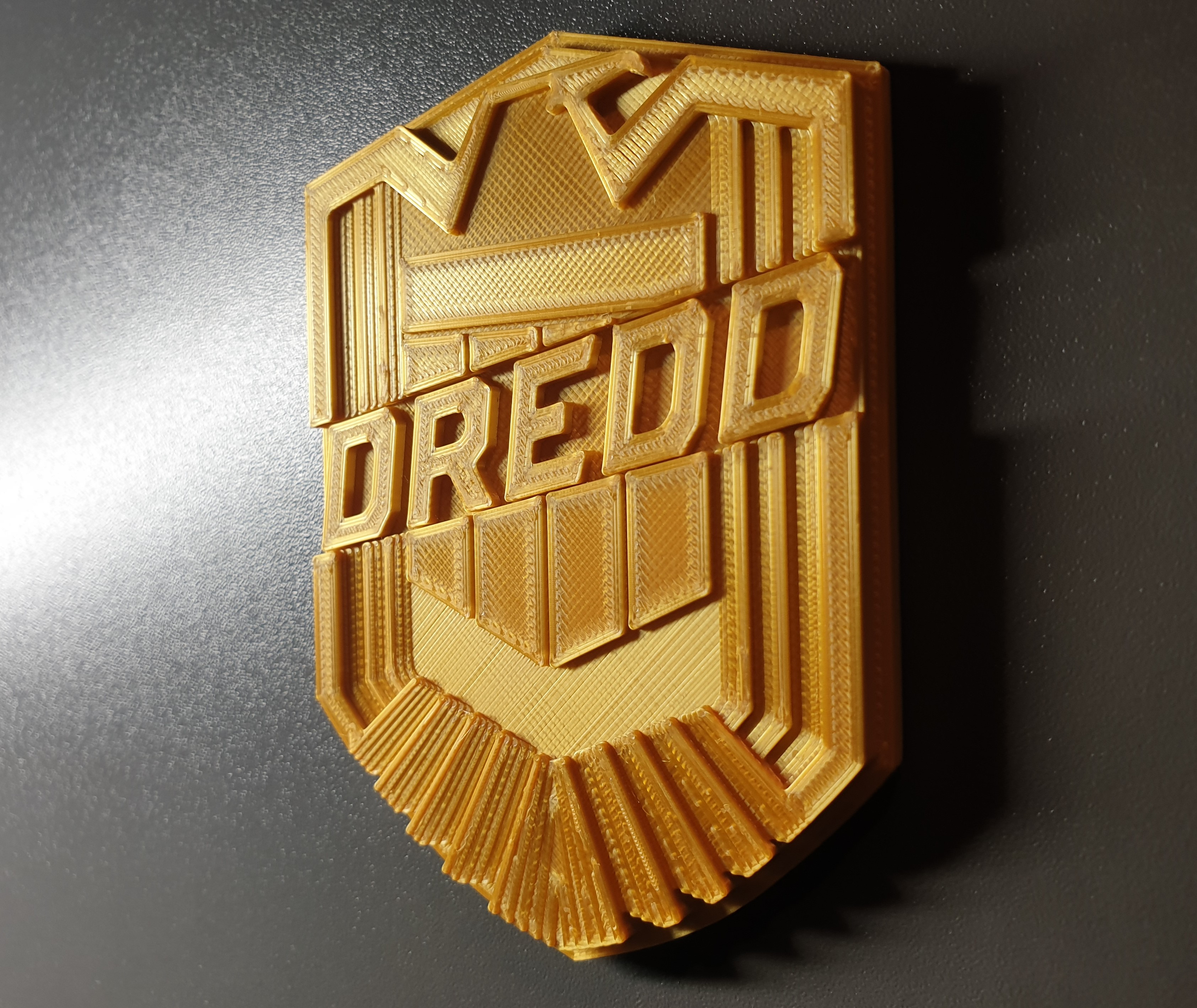 giudice dredd petto distintivo puntello 2012 film ispirato immaginario personaggi 3D print model - Mito3D