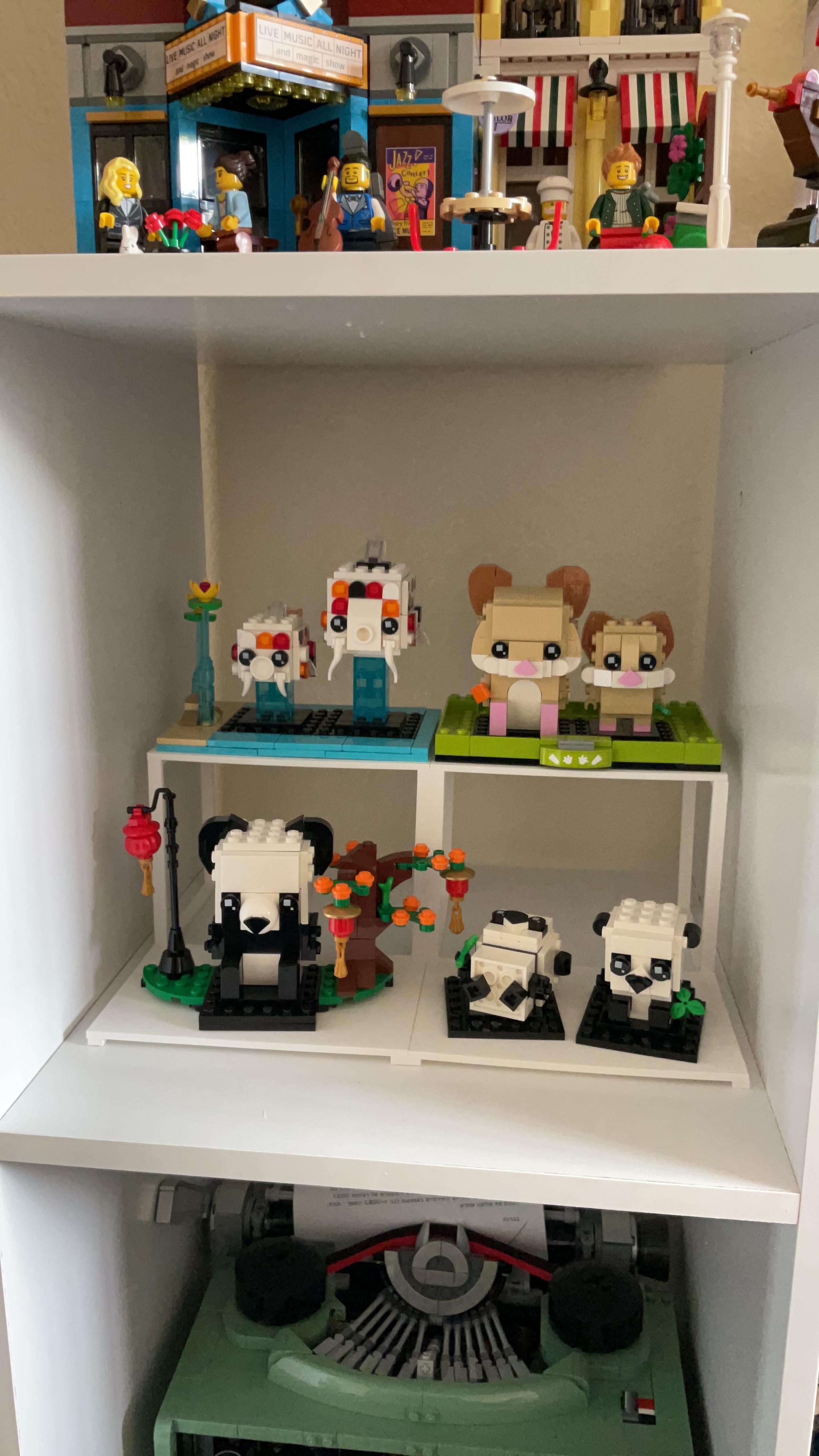 Lego Brickheadz Stand 20 Spielzeuge Spiele 3D print model - Mito3D