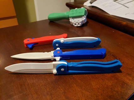 locking pocket knife frame lock Toy Knifes 3d print model - Mito3D