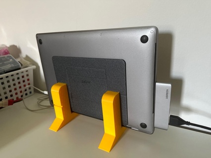 macbook 14 estante soporte vertical bonito diseño mick 3d modelos descargar crealidad nube accesorios 3d print model - Mito3D