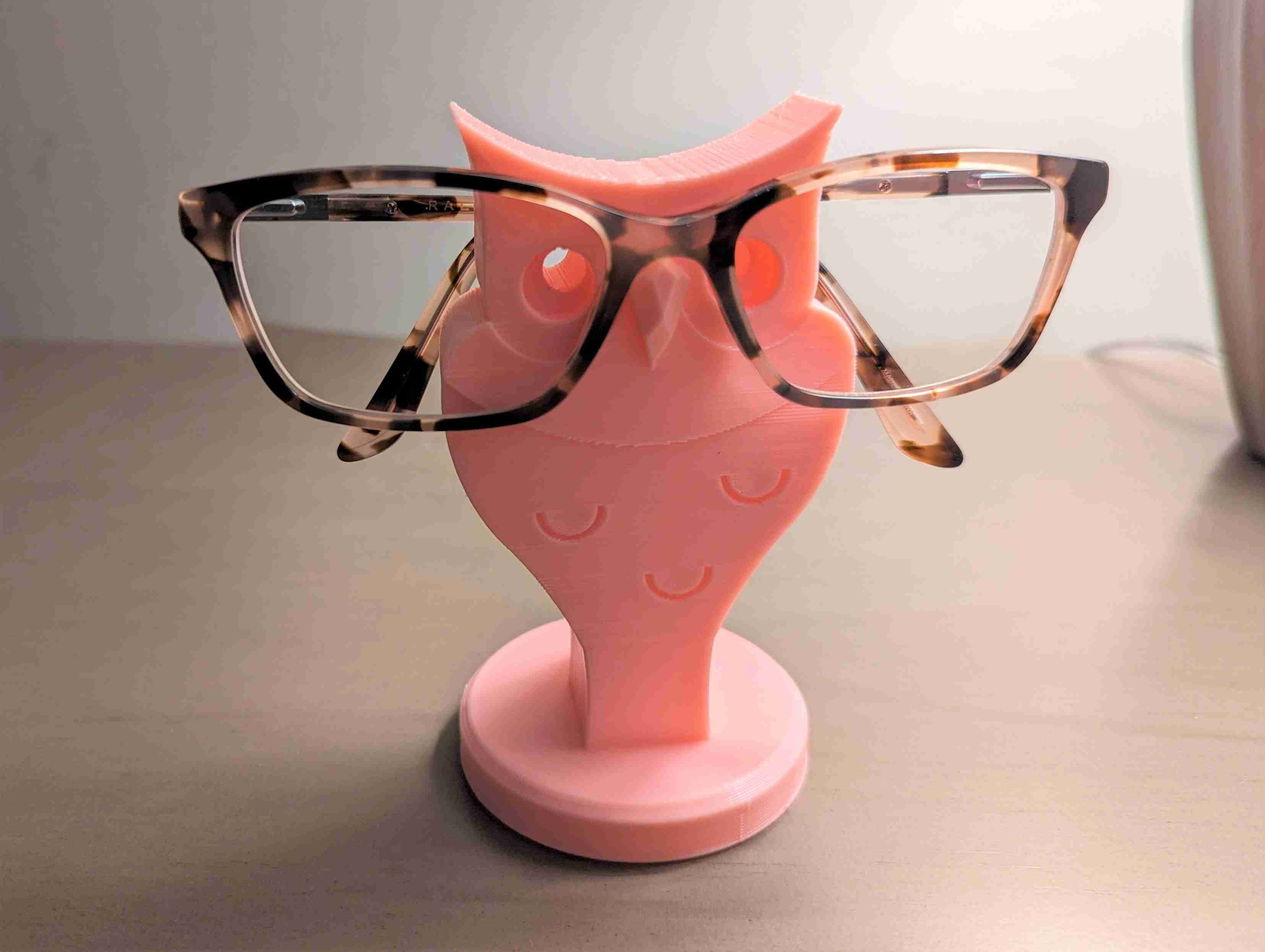 owl eyeglass holder Home Decor 3D print model - Mito3D